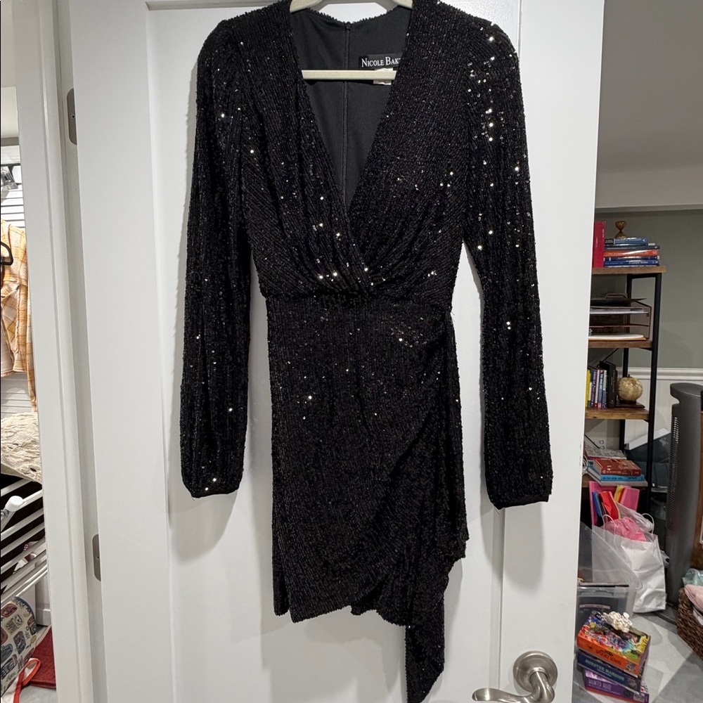 NICOLE BAKTI SZ 4 black sequin mini dress ✨